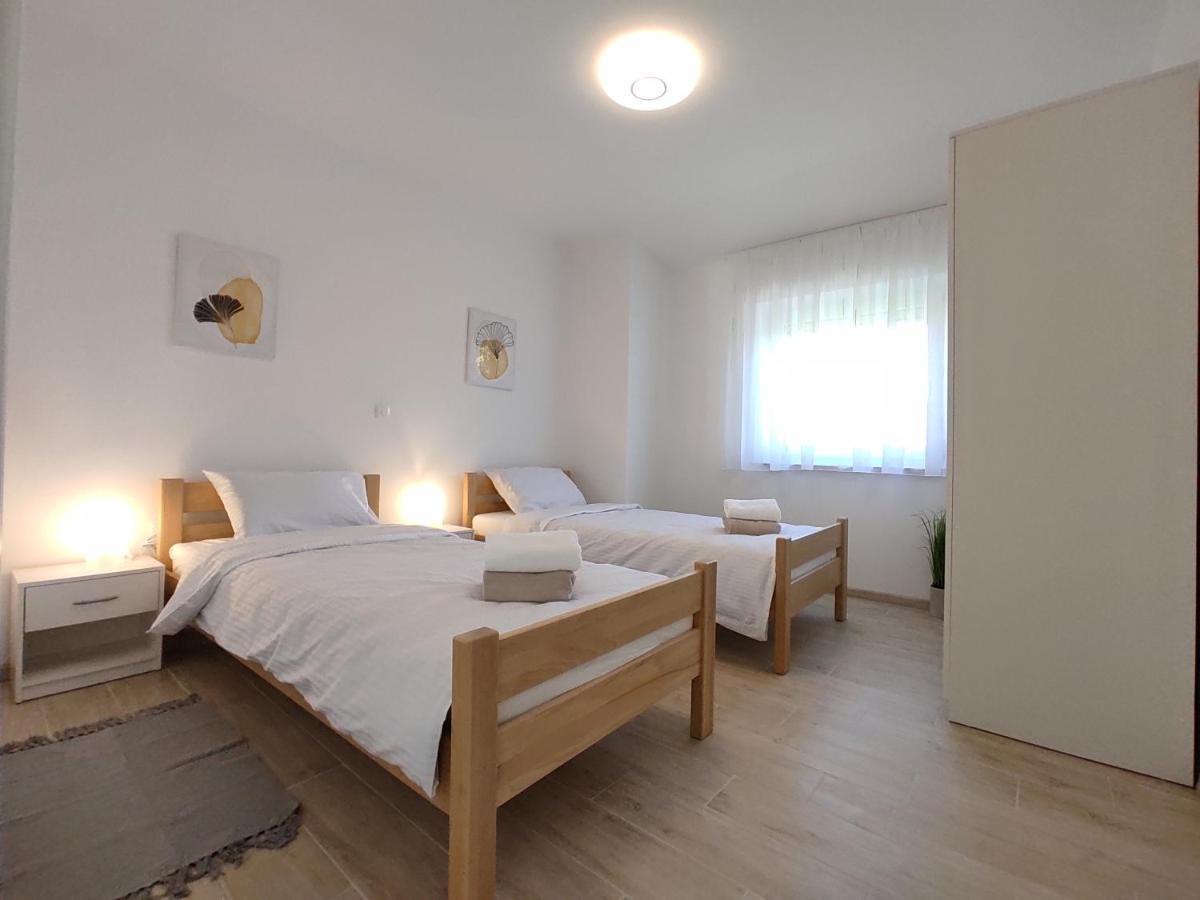 Apartments With A Parking Space Rijeka - 18146 Extérieur photo