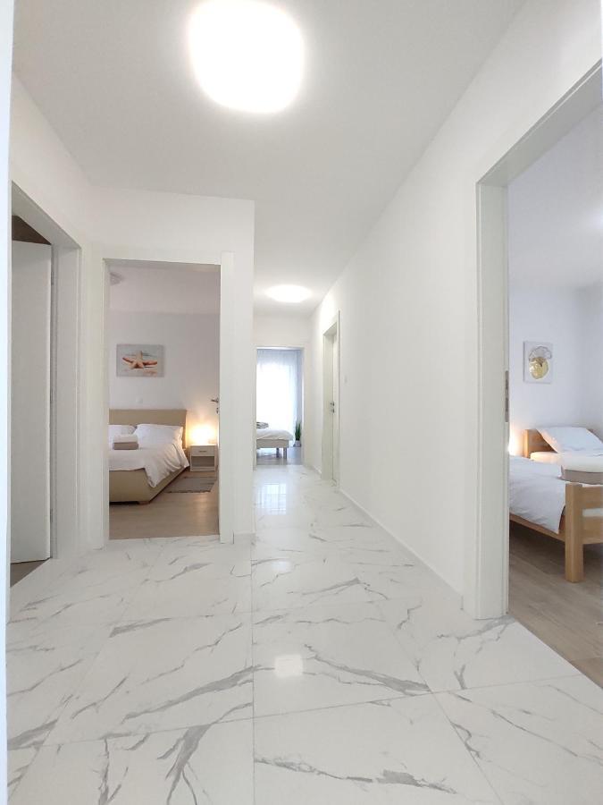 Apartments With A Parking Space Rijeka - 18146 Extérieur photo