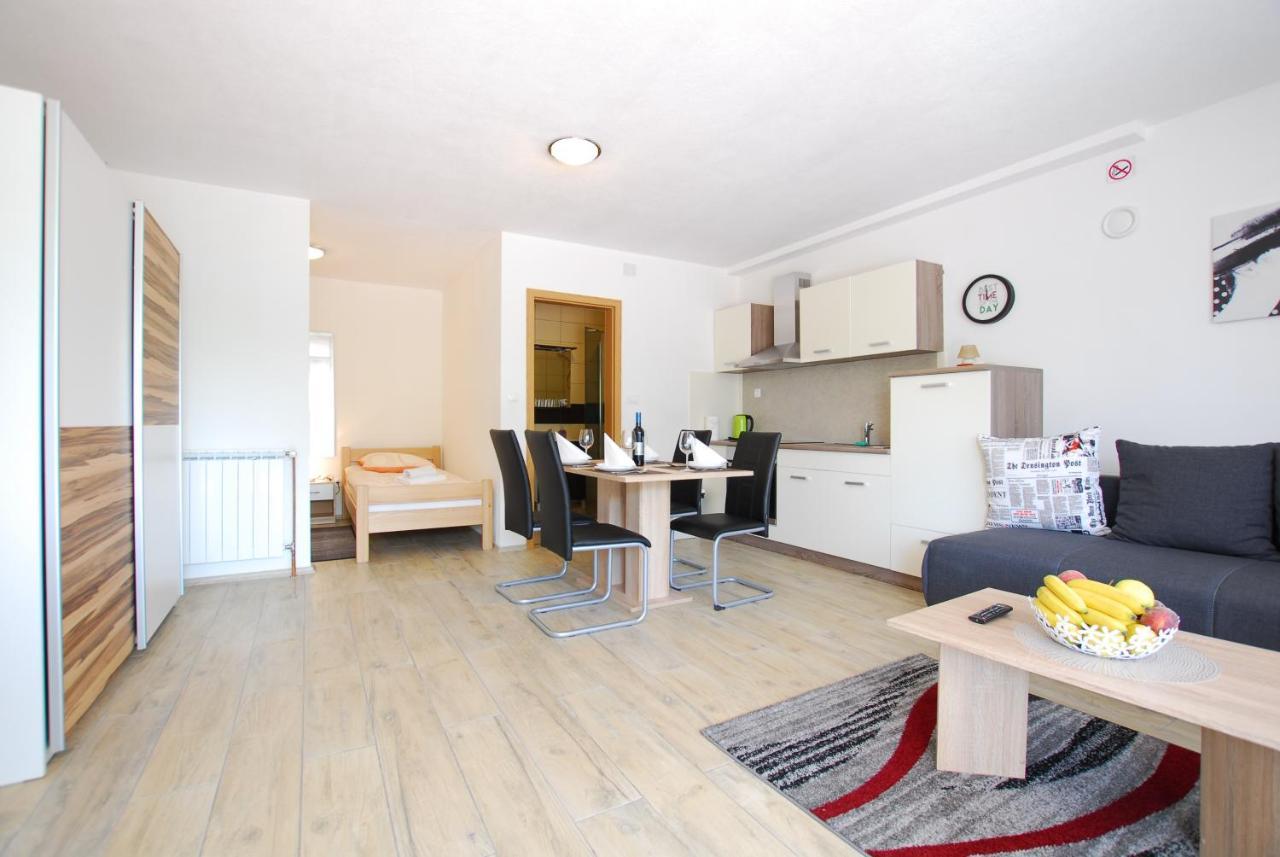 Apartments With A Parking Space Rijeka - 18146 Extérieur photo